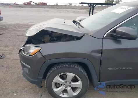 2018 Jeep Compass Latitude 4X4 z USA, uszkodzony, nr VIN 3C4NJDBB9JT401981